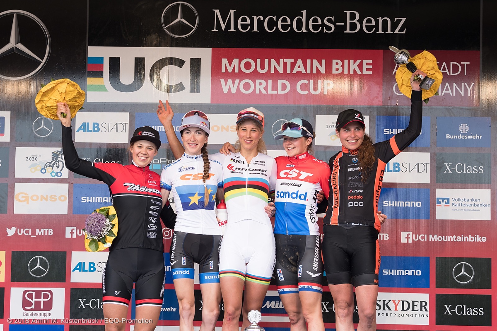 Elisabeth Brandau auf dem UCI-Worldcup-Podium in Albstadt